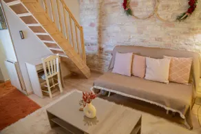 Small chalet. - Image 3