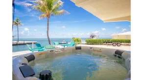 Ocean View Gem 3/2.5 Home 70` Dock Cabana Club included, and Jacuzzi on Property - Image 2