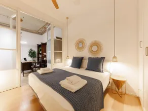 Bravissimo Plaça del Vi, Authentic Historic Apartment - Image 4