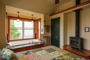 Croftville Road Cottages #5. On Lake Superior. - Image 4