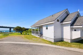 Beach view Cottage with Hot Tub (Cottage 36) - Image 2