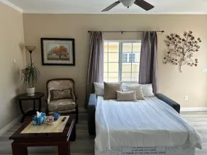 PRIVATE COZY GUEST HOUSE IN BEAUTIFUL NEIGHBORHOOD - Image 2