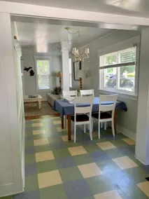 Adorable “Beach View Cottage” by the lake. - Image 4