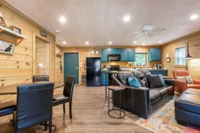Chloe's Cabin at DogDazed - Dog-friendly Ellijay - Image 3