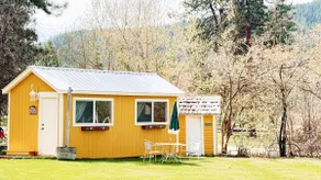 9 Mile Schoolhouse Teacherage (Sauna & Hot Tub) - Image 2