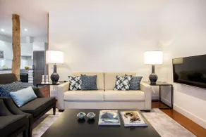 Deluxe Exterior 2-Bedroom Apartment - Image 3