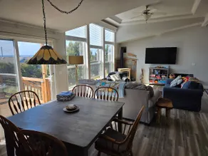 Rayn or Shine Getaway - Ocean View & Hot Tub! - Image 4