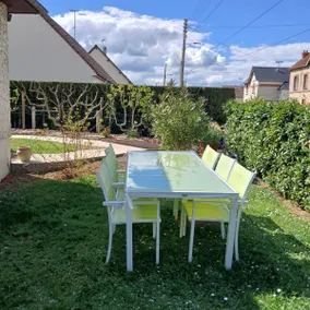 Independent apartment sleeps 6 - private garden - Image 2