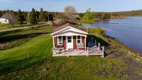 Cottage by the Ocean - Image 2