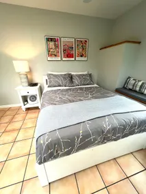 Private Garden Cottage Belmont Hills*Pool*HotTub* - Image 3