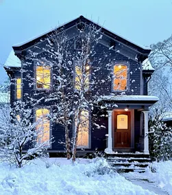 Antique Uptown Charmer w/ Five-Star Modern Kitchen - Image 3