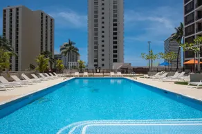 High-rise retreat w/ ocean & mountain views - Image 3