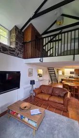 Beautiful Cornish barn in the stunning Lamorna valley with large garden - Image 2