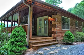 Spacious 4BR Cabin in Warrensville, NC - Image 3