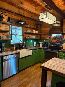 Family Getaway! Fish, Hike, Swim, No Cleaning Fee - Image 4