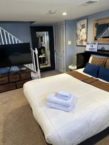 Cozy suite self check-in & free parking in NE DC - Image 2