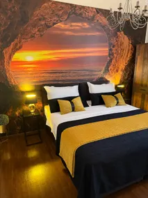 Split Luxury Oasis - Image 2