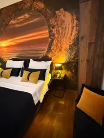 Split Luxury Oasis - Image 3