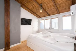 Stylish Duplex for Groups in Central Bucharest - Image 3