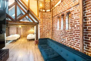 Stylish Duplex for Groups near Piata Romana - Image 2