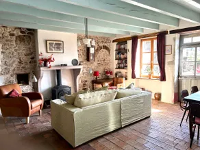 Cozy family home on large grounds in Burgundy - Image 2