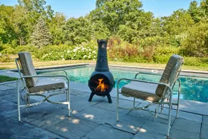 Charming cottage w/ pool, fire pit & privacy - Image 3