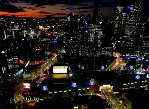 Fall asleep on 42nd floor to a sea of city lights - Image 5