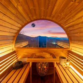 Skyline | 360° Views | Minutes to DT | Full Spa - Image 4