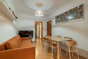 Cozy and bright apartment in Poble-sec - Image 5