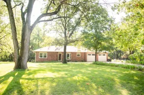 Large yard, 15 min to Stadium & 15 min to winery! - Image 2