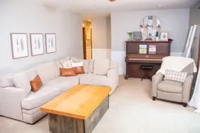 Large yard, 15 min to Stadium & 15 min to winery! - Image 3