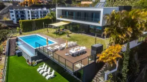 Villa Skylark - by LovelyStay - Image 5