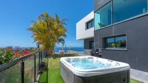 Villa Skylark - by LovelyStay - Image 4