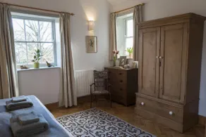 Courtyard Cottage - Image 4