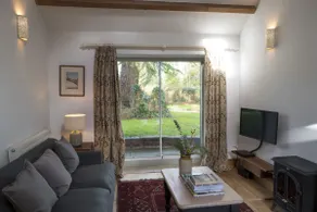 Courtyard Cottage - Image 2