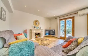 Penthouse overlooking Soller with garden & terrace - Image 2