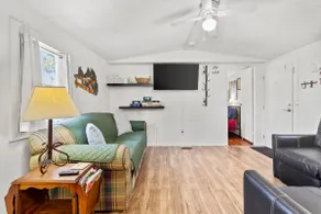 Relax & Unwind in Cozy Farm Stay 7 mins from I-24 - Image 5