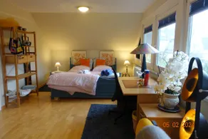 Two bedrooms, parking at the house - Image 2
