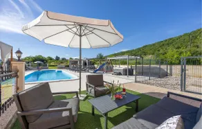 Nice Home in Sinj With 5 Bedrooms, Wifi and Outdoor Swimming Pool - Image 4
