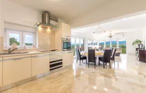Nice Home in Sinj With 5 Bedrooms, Wifi and Outdoor Swimming Pool - Image 3