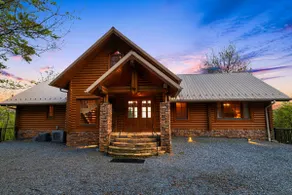 Vid Last Lodge | Vacker 3BR Pet Friendly Log Home w / badtunna och bekvämligheter! - Image 3