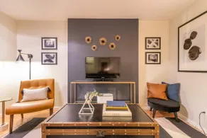 Chic Downtown Denver Retreat - Image 3