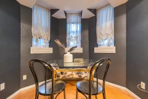 Chic Downtown Denver Retreat - Image 5