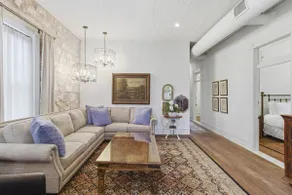 Shopkeeper's Inn Luxury Apartment. - Image 3