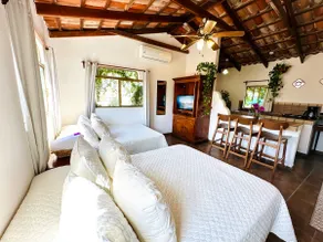 Tropical Oasis Loft in Downtown with Balcony & A/C - Image 4