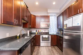 Massive Victorian Home - Parking & Location - Image 4