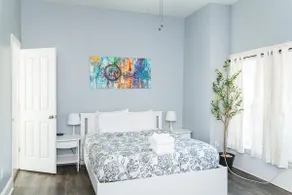 Massive Victorian Home - Parking & Location - Image 2