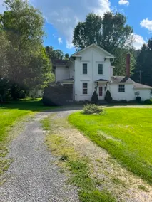 Historical 1800s Cottage - Image 4