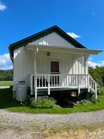 Historical 1800s Cottage - Image 2