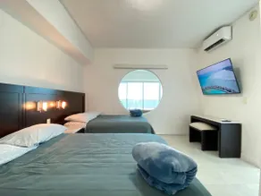 Wake up to sun and waves of the sea - 701 Park Royal - Image 4